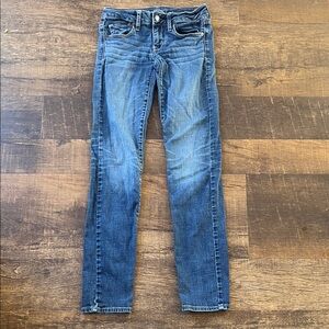 American Eagle Outfitters Women's Super Stretch Skinny Jeans Mid Blue Wash Sz 2